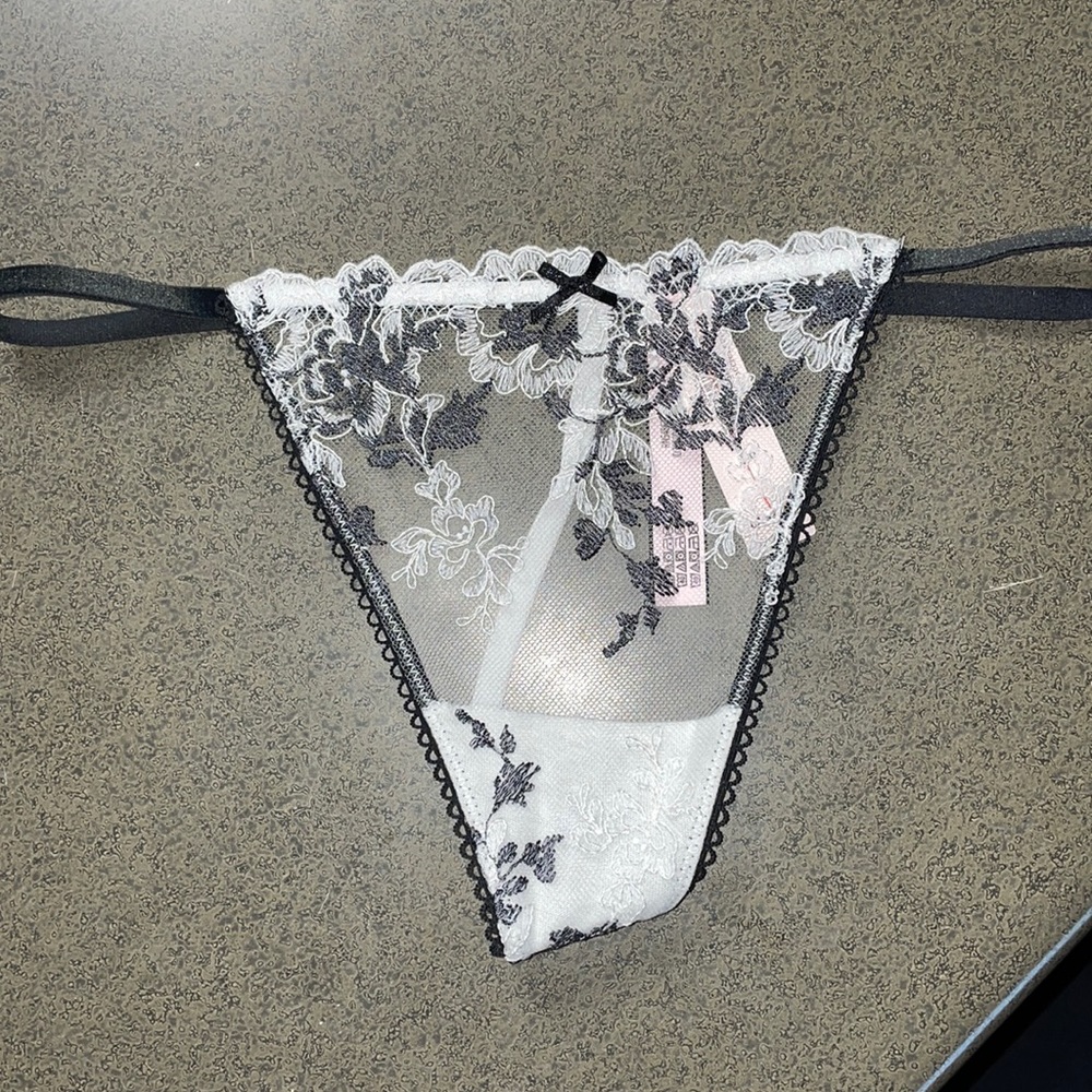 Victoria’s Secret Dream Angels Lace G-String